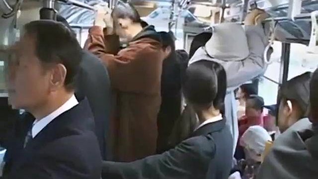 Seductive kiss: Blowjob, Asian & Japanese Porn