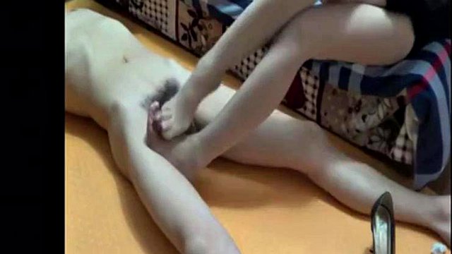 [Bingcheng Meizi] 中国のパンストがチンポを踏む: アジア人、フェティッシュ & パンスト フェティッシュ ポルノ