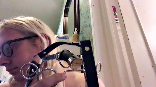 測試我的新小馬深throat訓練插科打