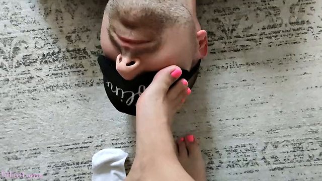 Ich rieche nach Schweißfüßen in Socken