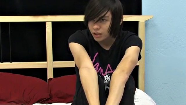 Young emo twink Roxy Red cums after jerking off at an interview