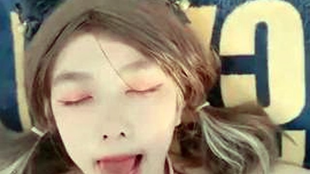 Domestic internet celebrity double ponytail anchor live broadcast