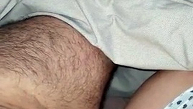 Macocha uprawia swój pierwszy seks analny od tyłu ze swoim pasierbem