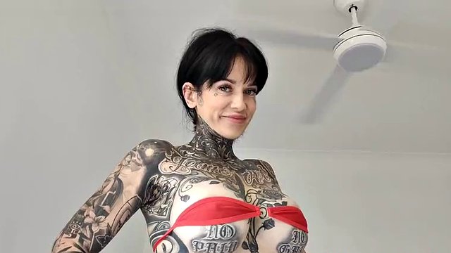 Transparenter Mikro-Bikini zum Anprobieren, Auswahl von Melody Radford