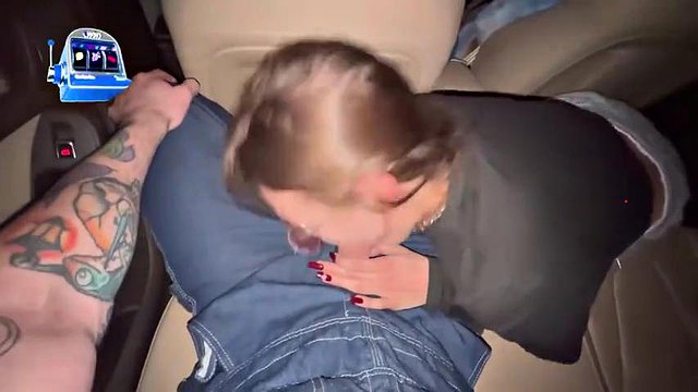 Risikabelt felatio i bil under reise med duddys. Jizz i spiserøret - greatest Point of