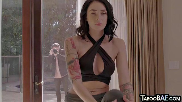 حبر كتي Pussybanged بواسطة رجل محظوظ