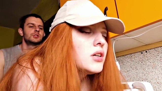 Il patrigno dal cazzo grosso di Vaisiti7 punisce il fallimento del college