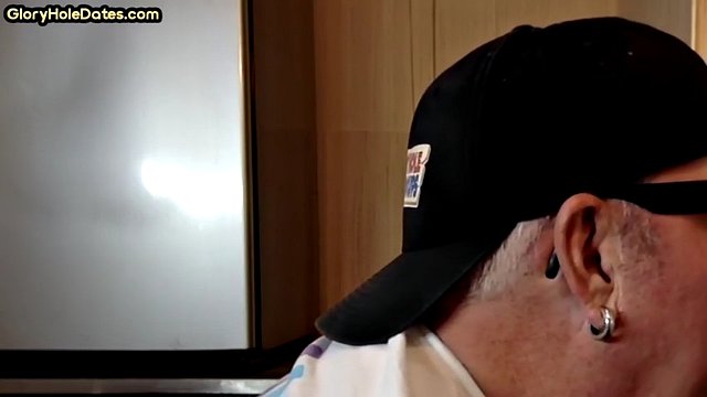 Gloryhole mature gay sucks cock in closeup homemade BJ
