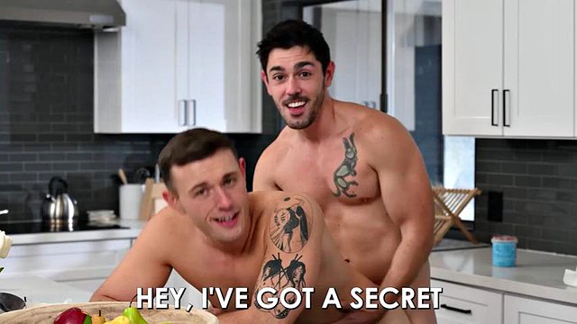 NEXT DOOR BUDDIES - Mecánico caliente seduce a Bubble But Tax Collector con Michael Boston y Dante Colle: porno gay