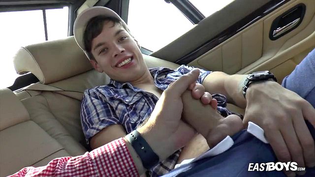 Gay Handjob Strokes Tommy Poulain's Thick Big Cock