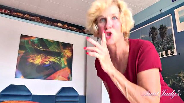 MILF Molly s JOI For Nephew: Xnxx, Solo & Mature Porn