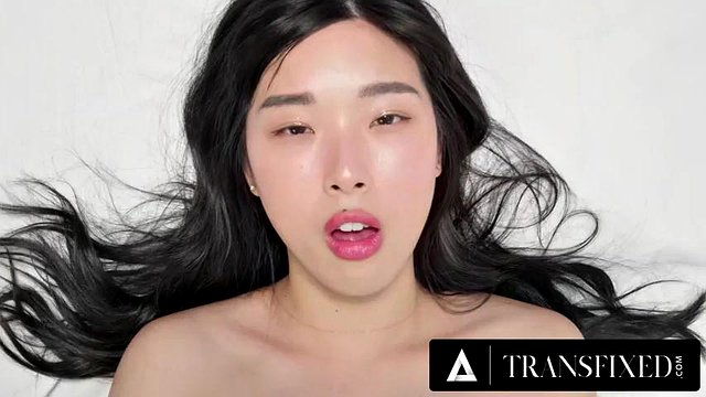 Transfixed - Codi Vore يحتوي على سراويل داخلية مفتوحة لأول شرج متشددين مع GF Zariah Aura في الذكرى السنوية