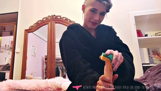 Vends-ta-culotte - JOI and CEI with a sponge by a young and sexy dominatrix