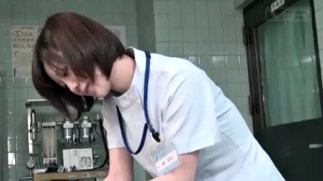 altyazılı cfnm japon kadın doktor hasta handjob verir