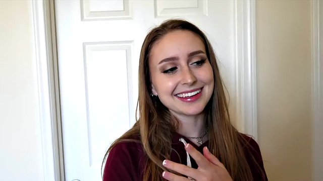Petite babe Laney Grey šuká pornohvězdu souseda POV