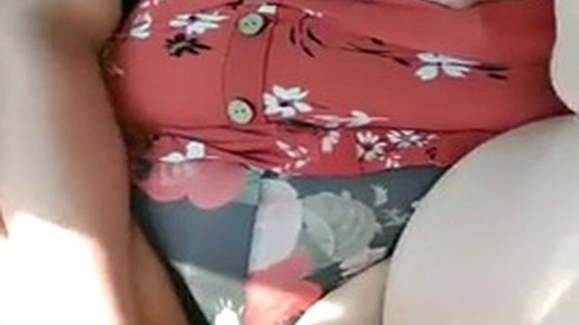 Public car riding dildo fuck bbw sucks and fucks herself with clear dildo while riding in car