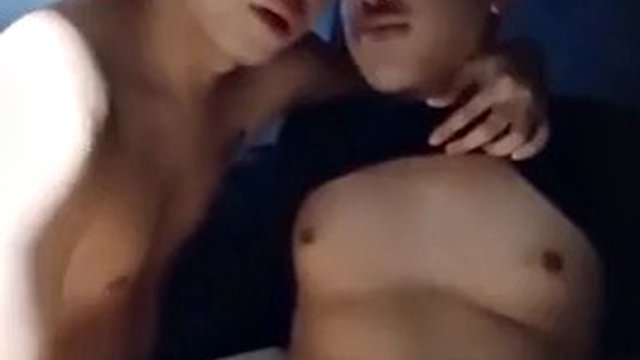 Asiatischer schwuler Teenager erster Sex mit seinem Stiefvater
