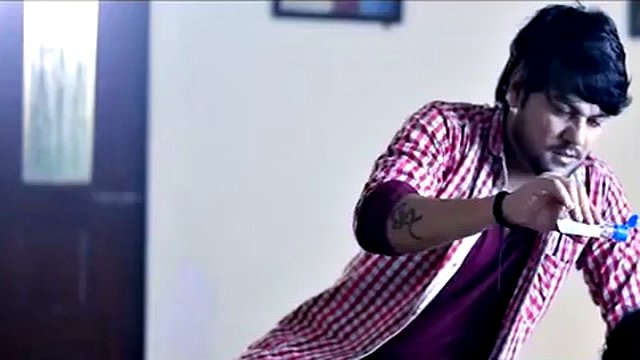 Indian guy massages his girlfriend until she is in the mood for sex