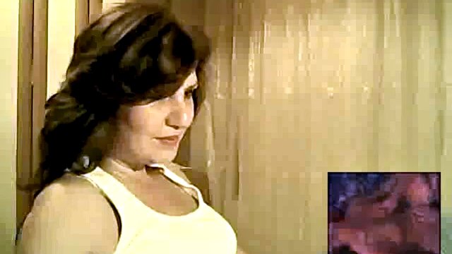 milf turca che guarda porno e lampeggia