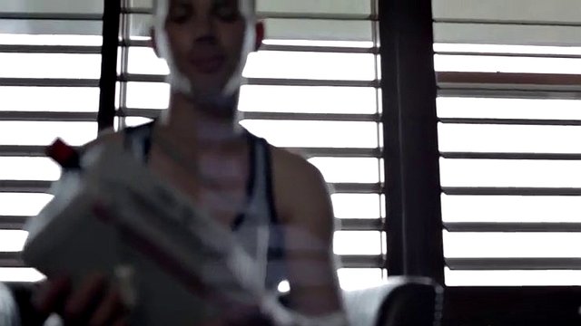 Kyler Ash Suburbanboy von einer Maschine genagelt