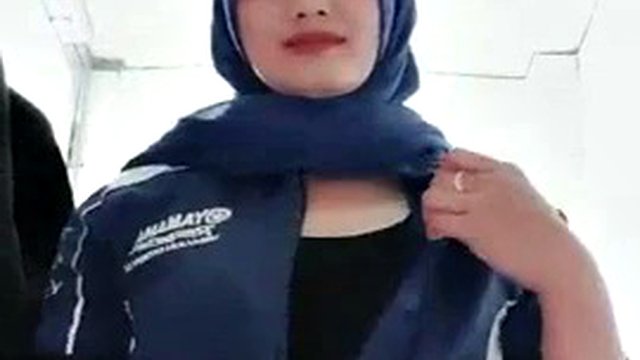 Tante Hijab Colmek