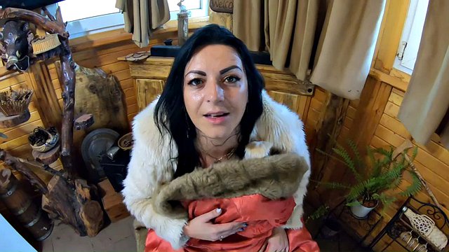 MilfyCalla- Boquete, foda e brincadeira vestindo casaco de pele e botas 201
