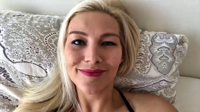 Jerk off instructions, smacking cunt and two orgasms! Can you manage to cum at the same time as me?