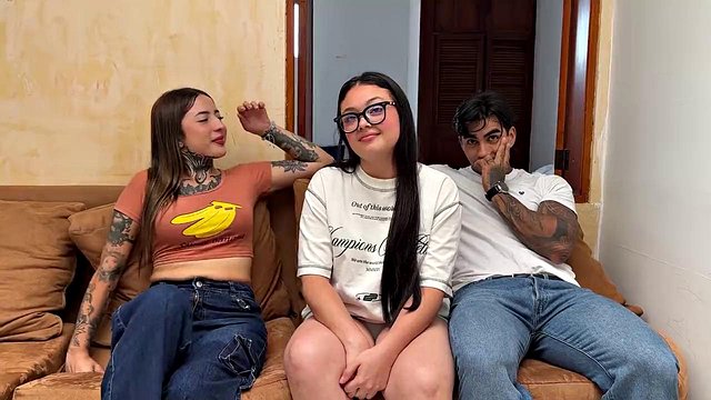 صديقها يترك سامي أورتيز وNatty Luxx وحدهما لكن ChristianChauxx يعود ليمارس الجنس مع أسلوبها الهزلي الصعب