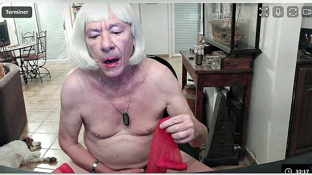 Naked slut Diana
