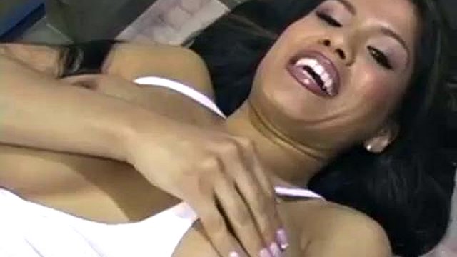 Alexis'e aşık: Sakso, Kadın Kovboy Kızı ve Misonary Pornosu