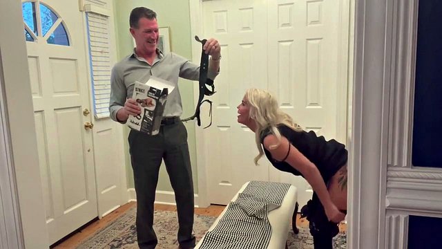 MILF Tatiana Kurbağa Bağlı ve Sert Becerdin Alır