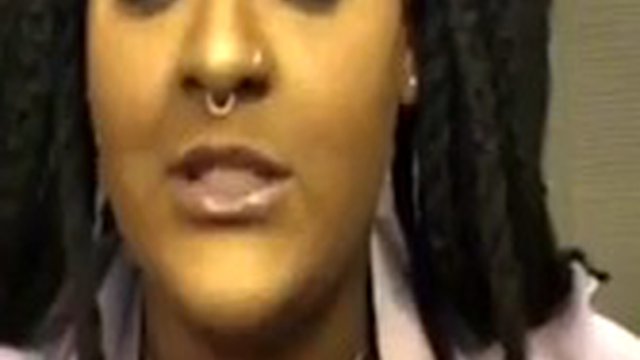 Blonde girl flashes everyone through the periscope