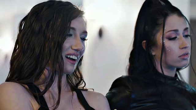 PURE TABOO Stud ma zmysłowy sen z przyrodnimi siostrami swojej żony Alex Coal, Mayą Woulfe i Charlotte Sins