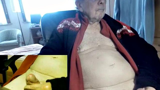 75 yo daddy from Italy 35