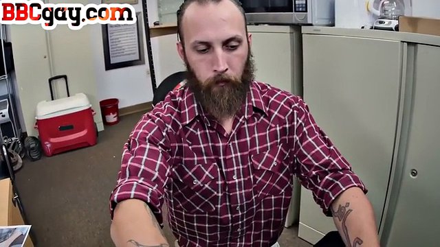 Black top fucks tattooed gay's white IR crack in the office