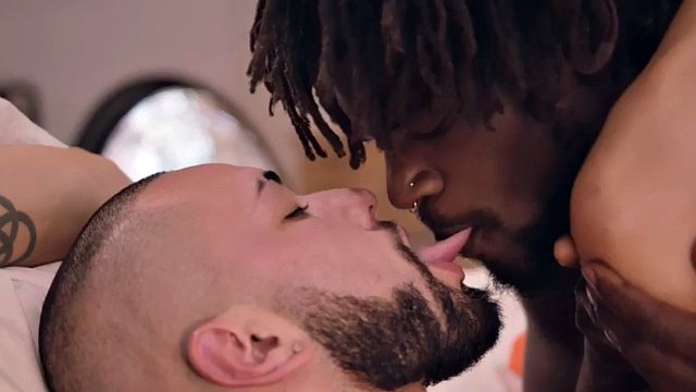 Jock BBC IR barebacking blindfolded stud asshole on bed