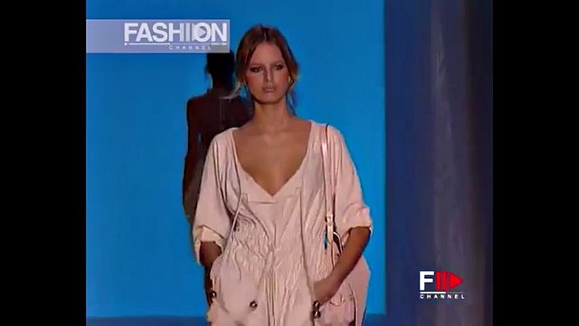 Topless Fashion Show-Nudes on the Catwalk-NSFW Fashion-Model oops