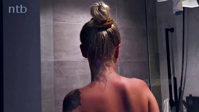 Hotwife in the shower, cuckold