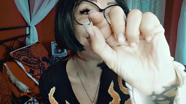 女巨人使用你而不是她缺失的牙齒