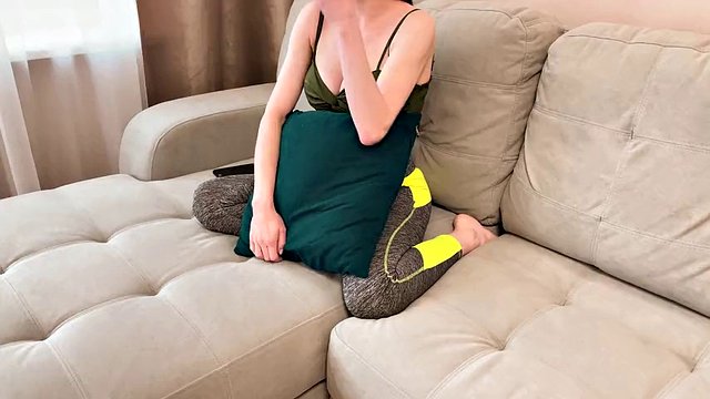 Real Cheating While Wife Is Away - Russian Amateur with Dialogue