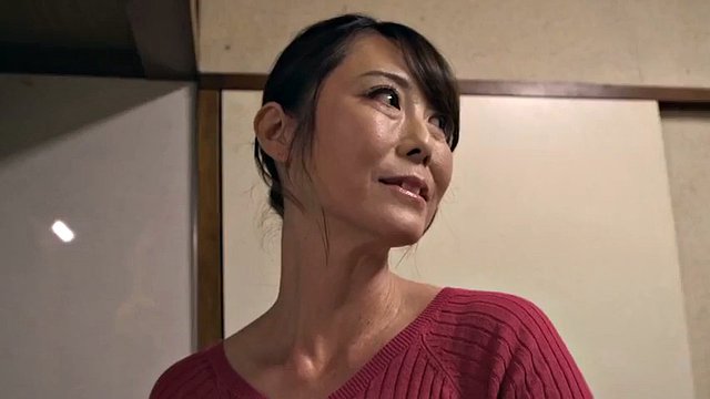 Heiße japanische Mutter und Stiefsohn 00000000029