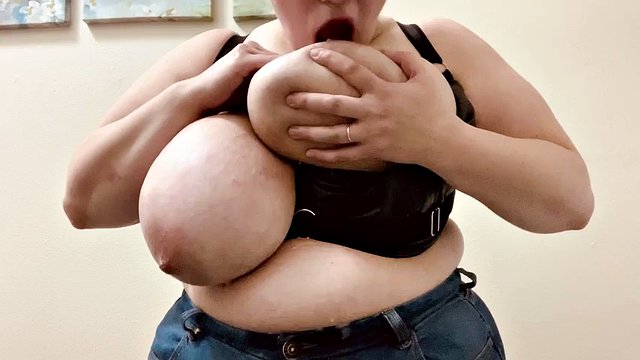 Mega Milk Laura