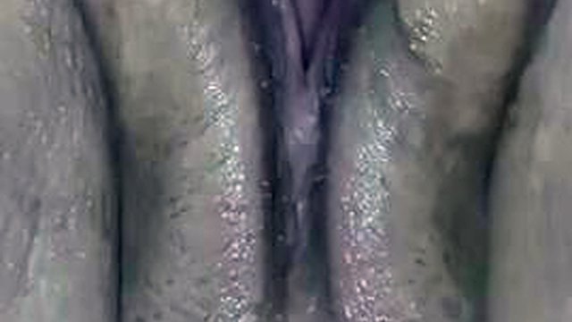 Fat Shaved Mama Pola's Squirting Session