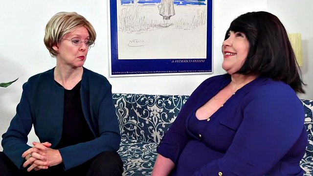 Die mollige Bella Bendz wird von einer lesbischen Freundin geleckt und in den Arsch gefickt