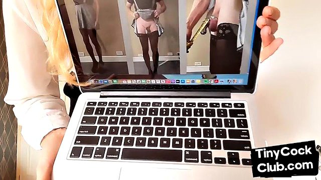 blonde bae commeting bilder av små pikk
