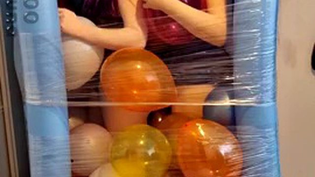 Xelfi and Yuna in the balloon chamber (contains pops)