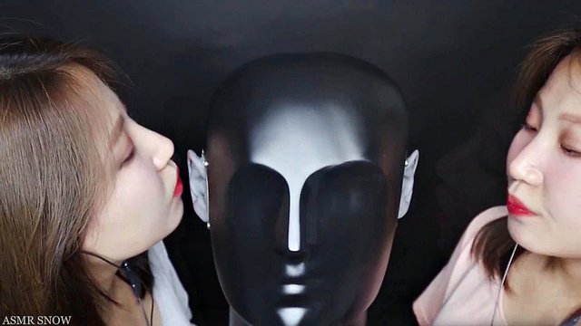 ASMR Snow Mouth Sounds/Kissing/Tongue Fluttering