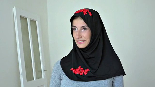 MOSLIMA SLET - muslim woman in hijab - 19 - muslim+mother+wants+to+live+in+prague