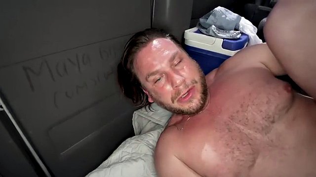Real str8 passer fucks gay ass in public van outdoor