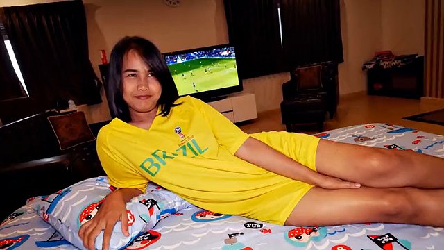 WM-Badeanzug Thai Teen Amateur hausgemachten Blowjob und Cowgirl-Fick